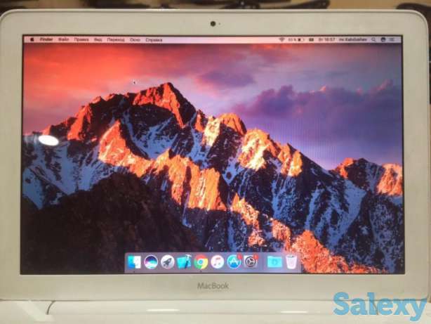 Macbook Pro 2010 white, фотография 1