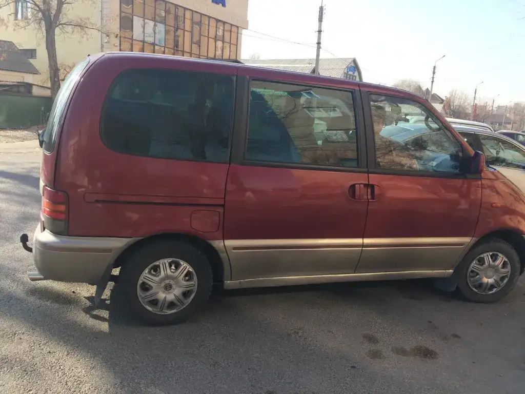 Продажа авто Nissan Serena, фотография 1