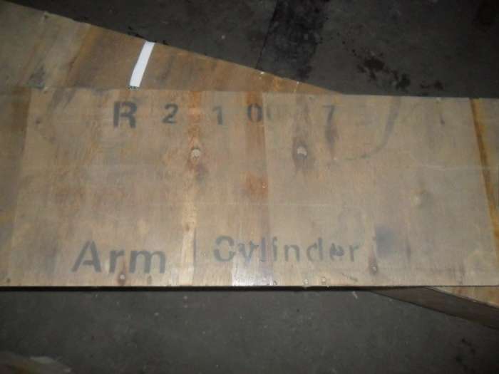Гидроцилиндр рукояти 31N6-50137 R-210LC-7, фотография 1