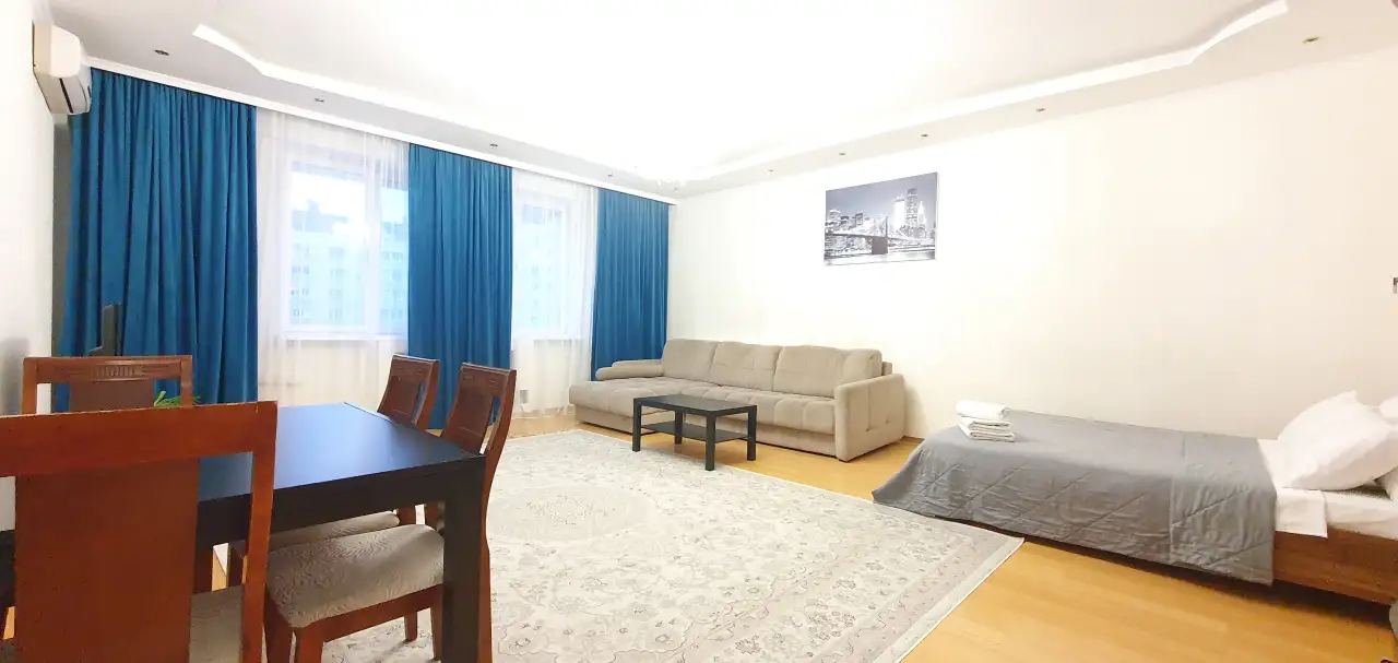 3- х комн с 4-мя кроватями и раскладным диваном с видом на Байтерек, фотография 6