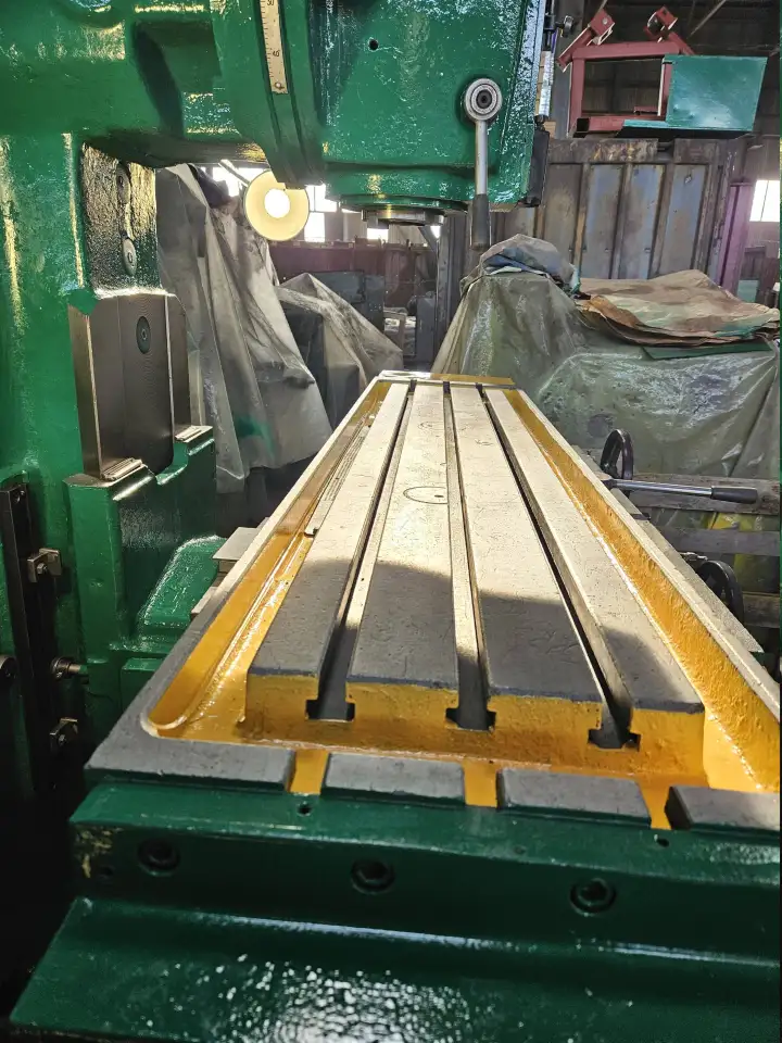 Вертикально-фрезерный станок ВМ127М 1993 г., фотография 4