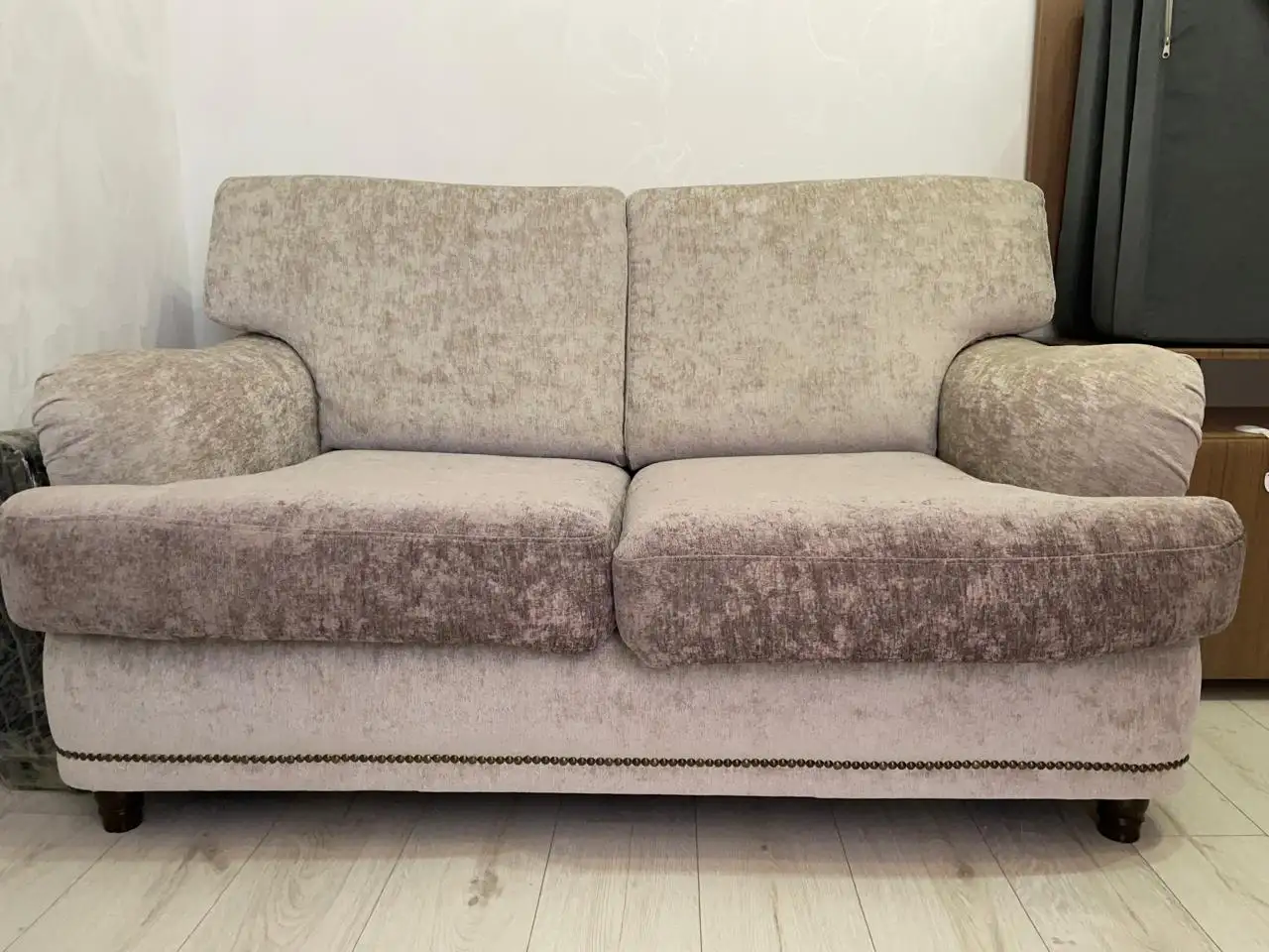 продам бу диван-тройку в отличном состоянии, раскладывается, фотография 2