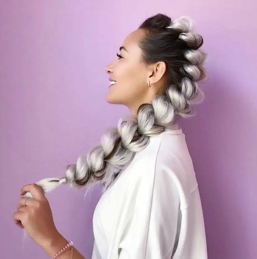 Маникюр, плетение волос, прически, фотография 8