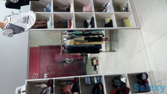 Продаем стеллажи вместе с зеркалом, фотография 1