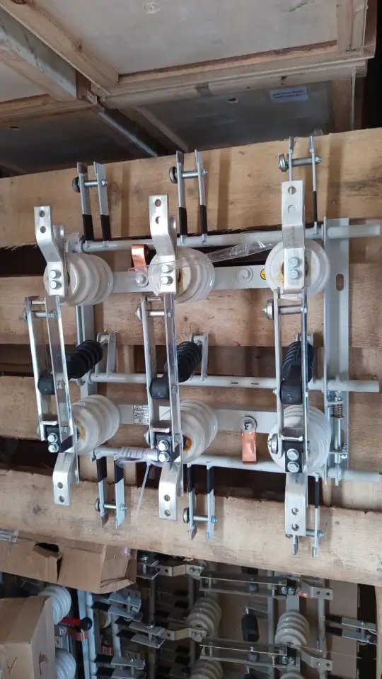 РАЗЪЕДИНИТЕЛЬ ВЫСОКОВОЛЬТНЫЙ PB3-10630, фотография 1