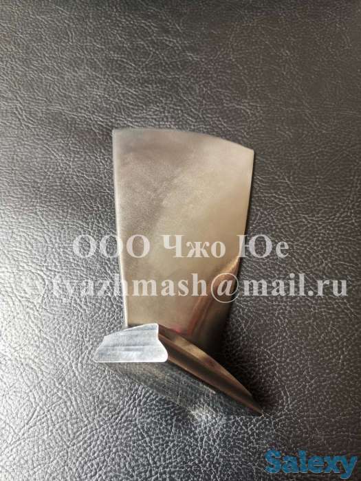 Турбинная лопатка, Рабочие лопатки газовых турбин, Рабочее колесо турбины газотурбинного двигателя, фотография 1