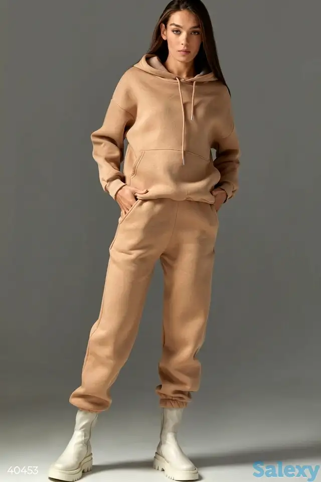 Базовый бежевый костюм на флисе, фотография 1
