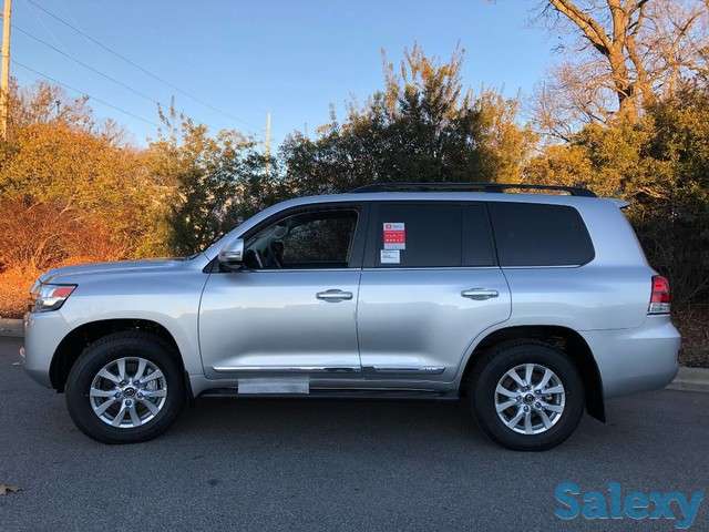 Toyota Land Cruiser 2017 model, фотография 3