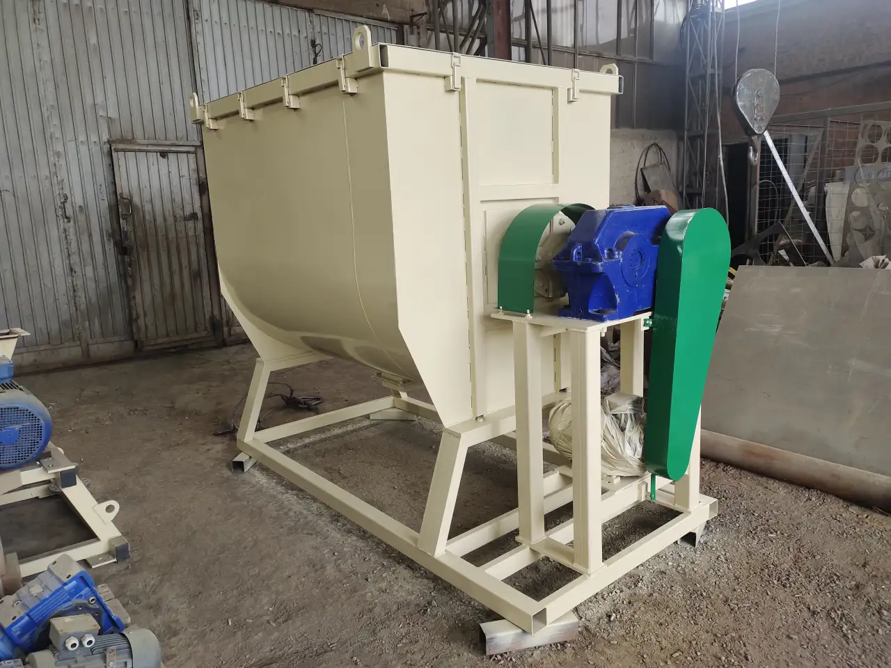 Смеситель горизонтальный, фотография 1