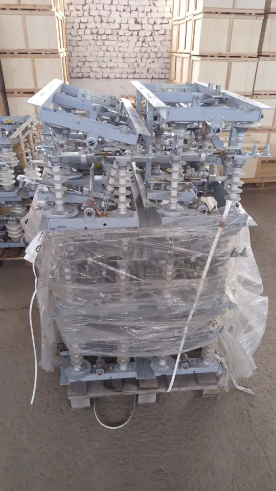 Разъединители РЛНД 10400 и 630, фотография 1