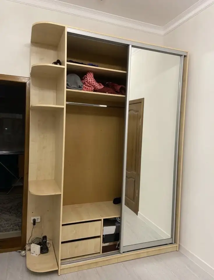 В отличном состоянии шкаф купе. Высота 250, глубина 60, ширина 180, фотография 3