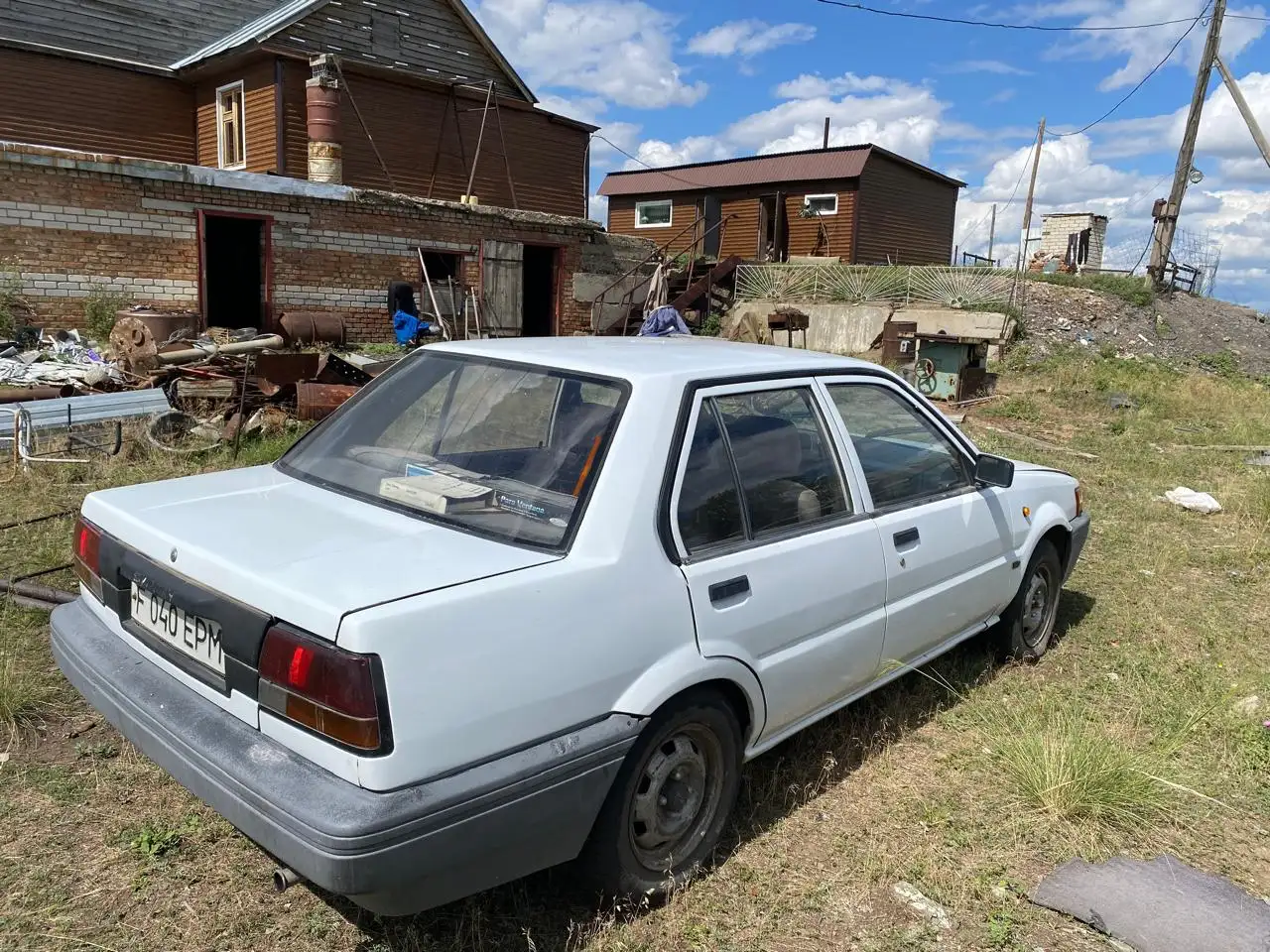 Продам автомобиль Nissan Sunny, фотография 2