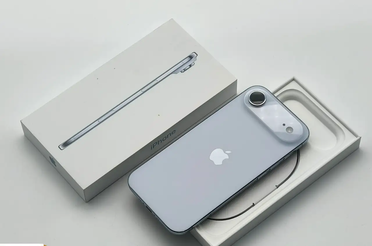 Apple iPhone 17 Pro Max, iPhone 17 Pro, iPhone 17 , iPhone Air , iPhone 16 Pro Max, iPhone 16 Pro, фотография 12