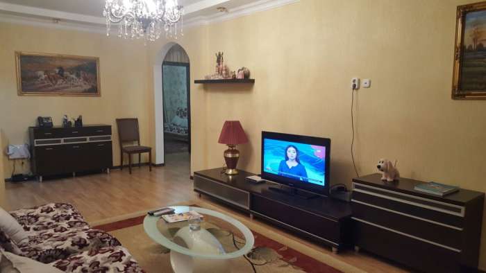 Посуточно сдам 3-х ком.квартиру , Момышулы 14, фотография 1