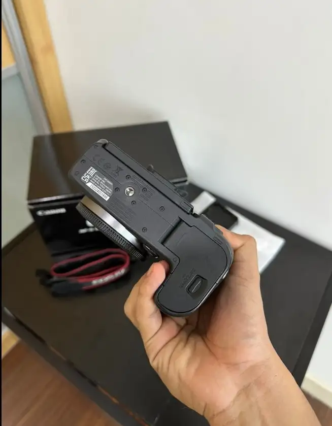 беззеркальная камера canon eos r7 body с оригинальной коробкой  аксессуары, фотография 3