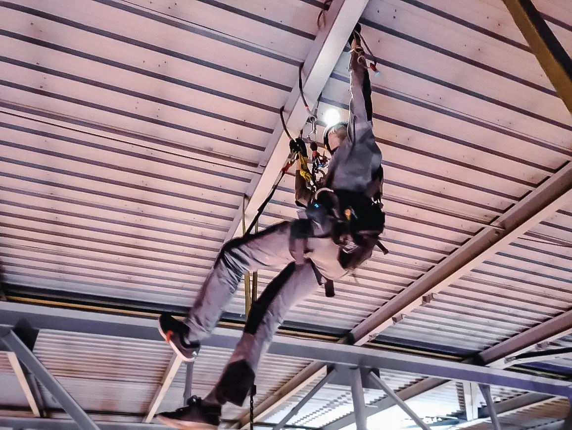 Промышленный альпинизм / Высотные работы / Высотно-монтажные работы / Высотный клининг / Альпинисты, фотография 4