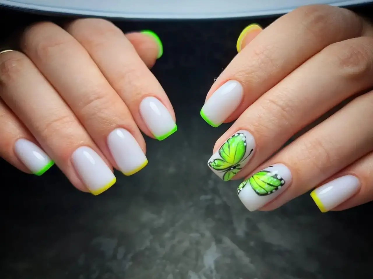 Маникюр, наращивание ногтей, прически, плетение волос, фотография 5