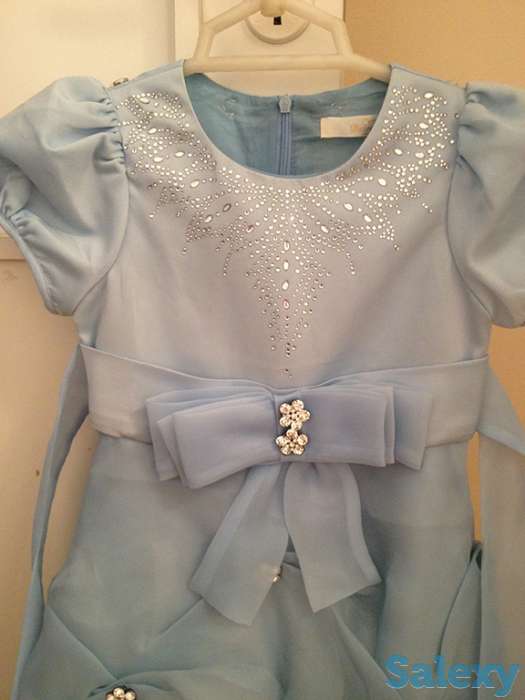 Платье нарядное голубое со стразами, недорого, фотография 3