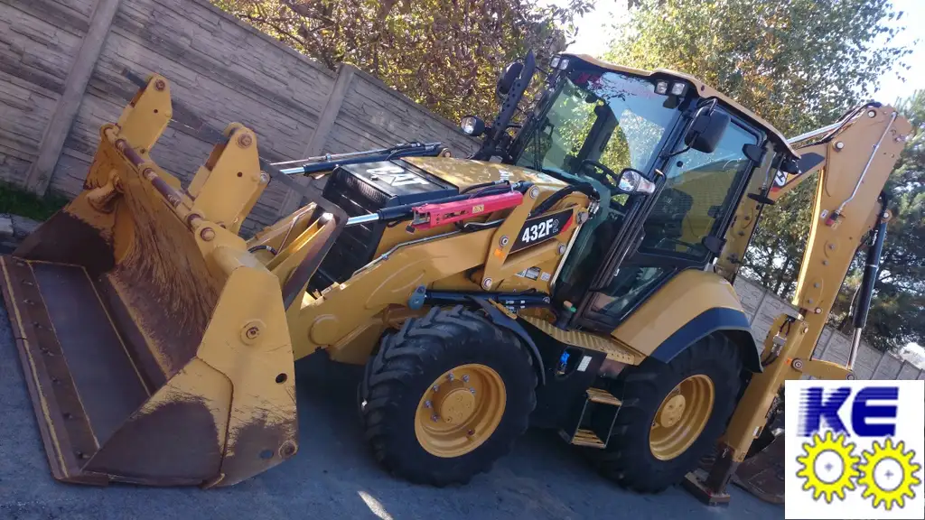 382-2342 Стекло лобовое CAT 427F2 428F2 432F2 444F2, фотография 1