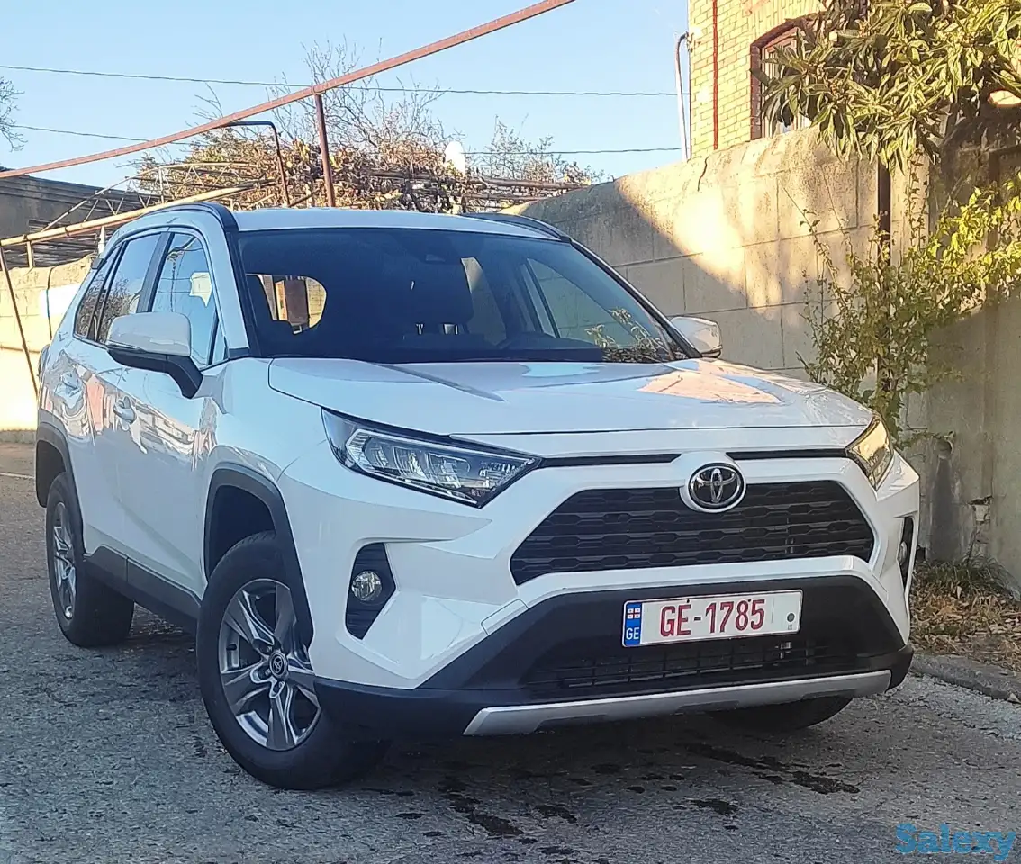 Toyota RAV4, фотография 1
