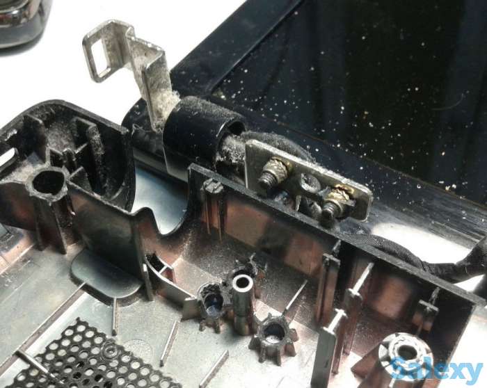 Ремонт корпуса ноутбука, крепления матрицы, фотография 4