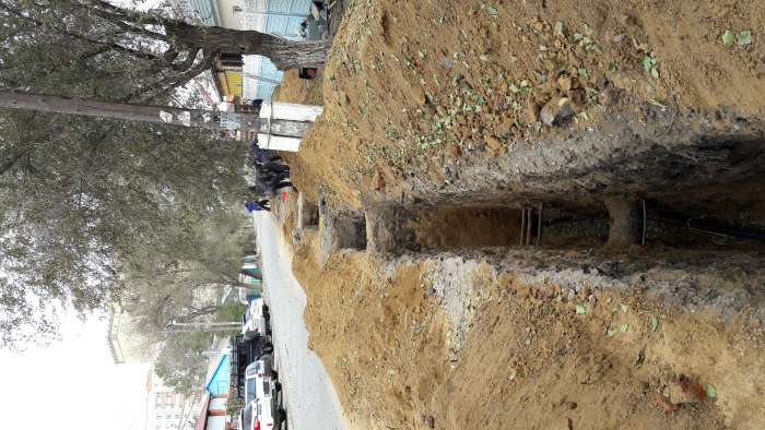 В ручную копаем  ямы , фотография 2