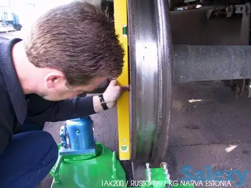 Мобильный колесотокарный станок 1АК200 - обточка колес без выкатки, фотография 2