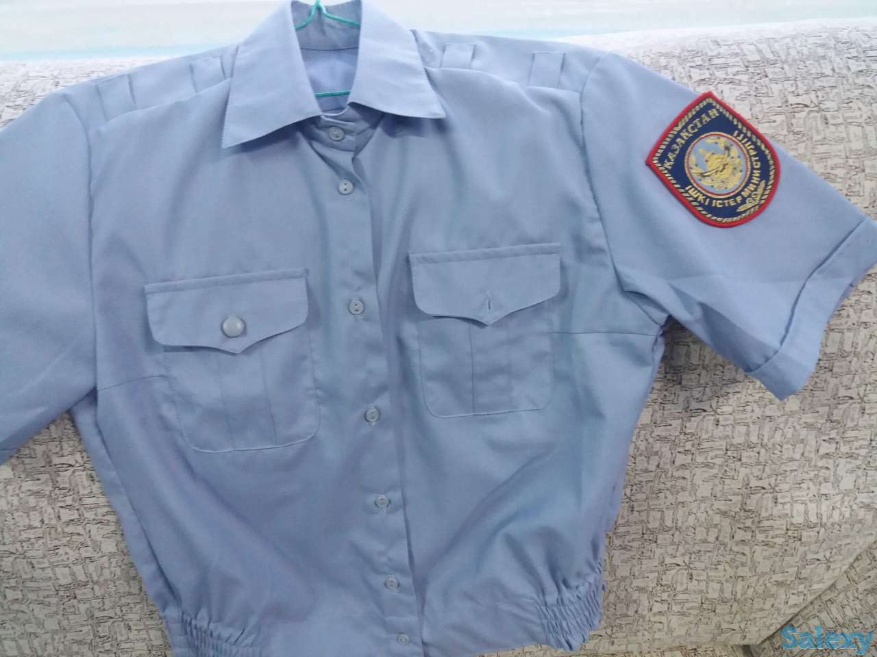 Распродажа одежды, фотография 2