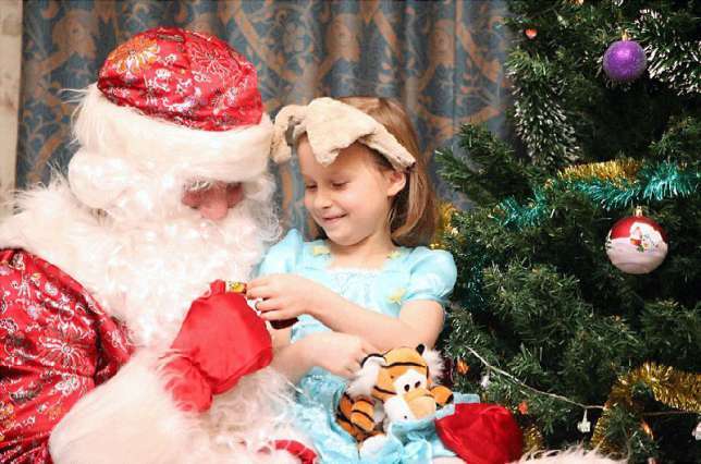 Дед Мороз и снегурочка подарят Вам праздник. , фотография 1