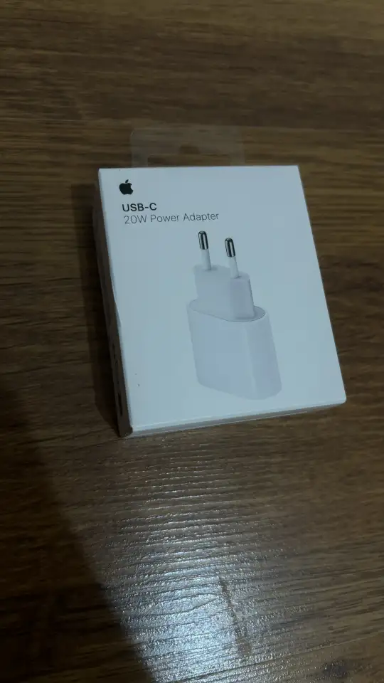 iPhone 15 pink, фотография 3