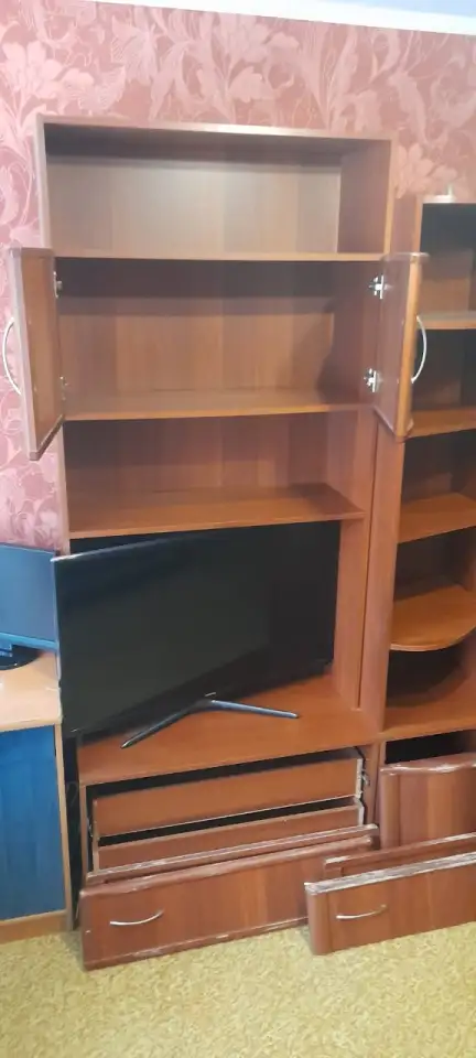 Стенка для гостиной бу, требует ремонта., фотография 3