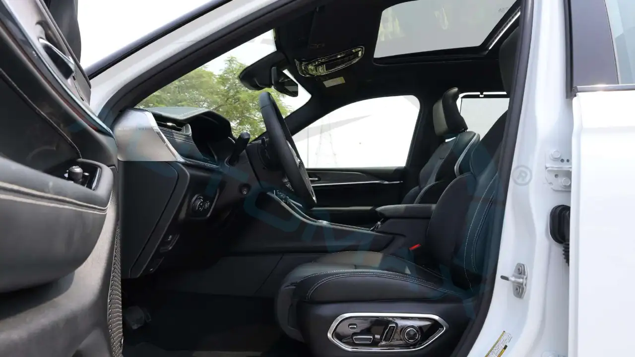 2024 Grand Cherokee Overland, фотография 3