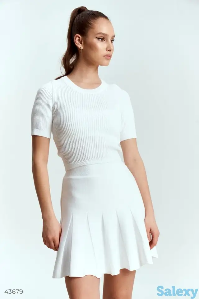 Молочная футболка кроп, фотография 1