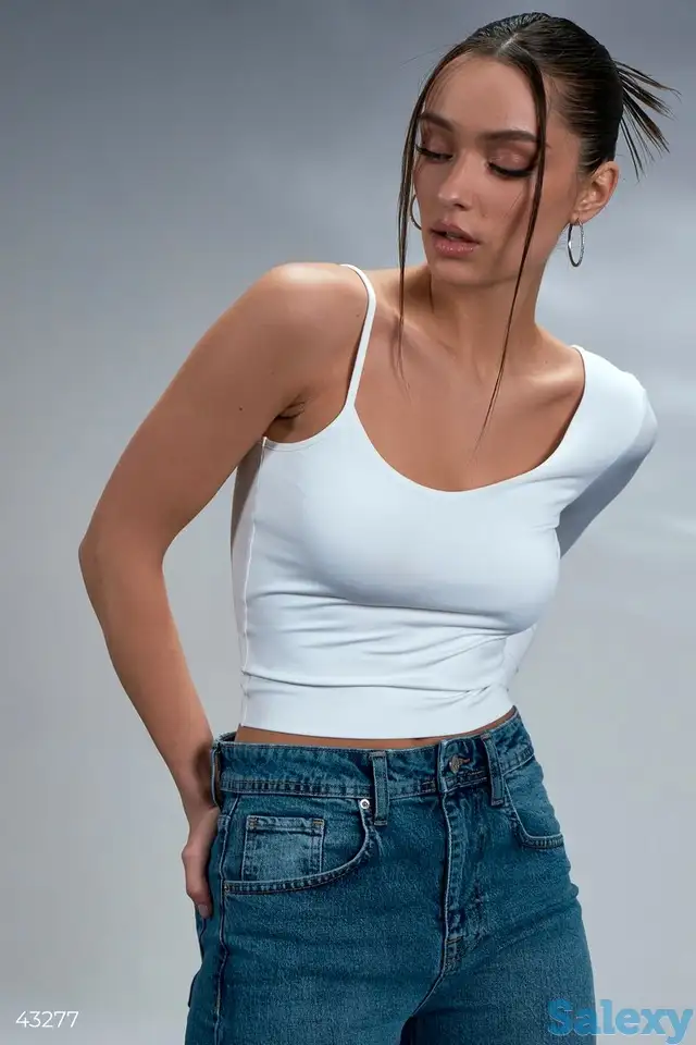 Топ с ассиметричным вырезом, фотография 1