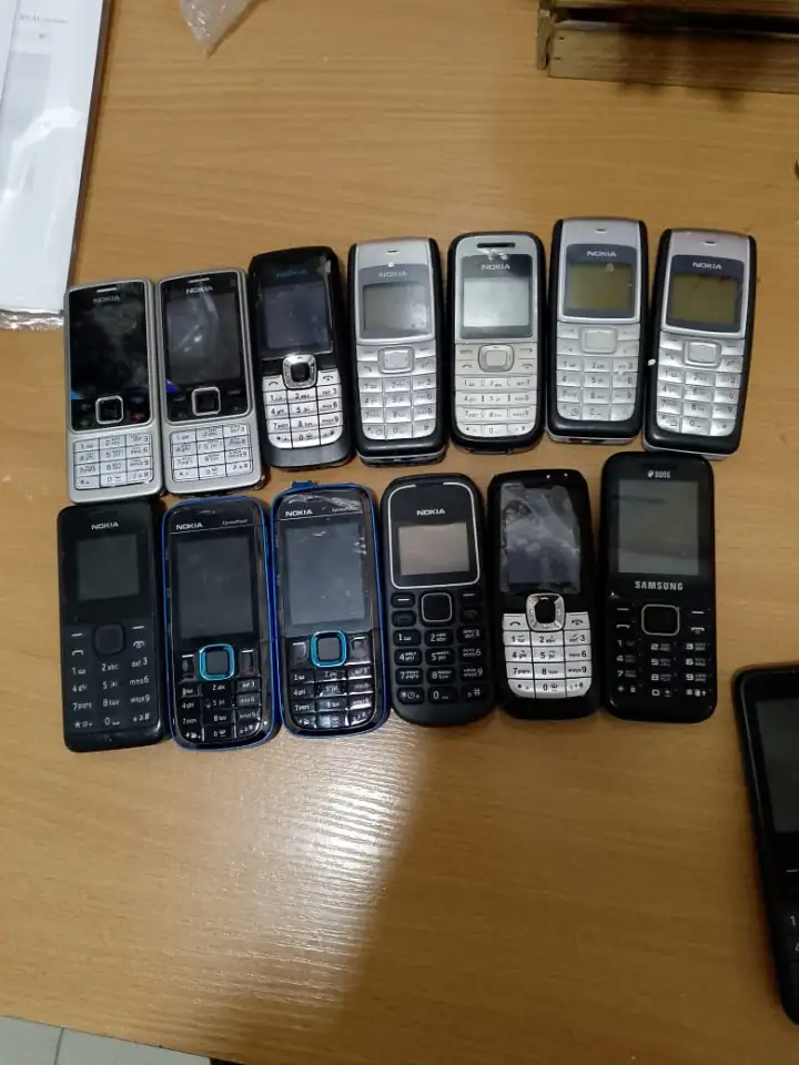 распродажа nokia samsung сотовый мобильник, фотография 1