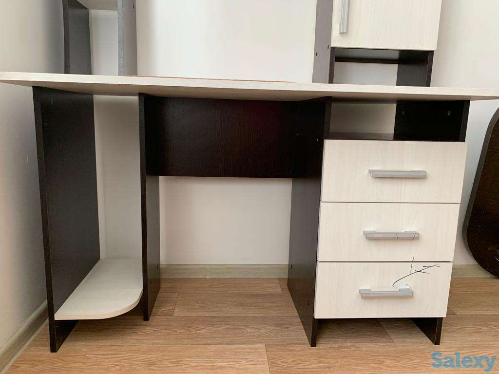 продается компьютерный стол, фотография 1