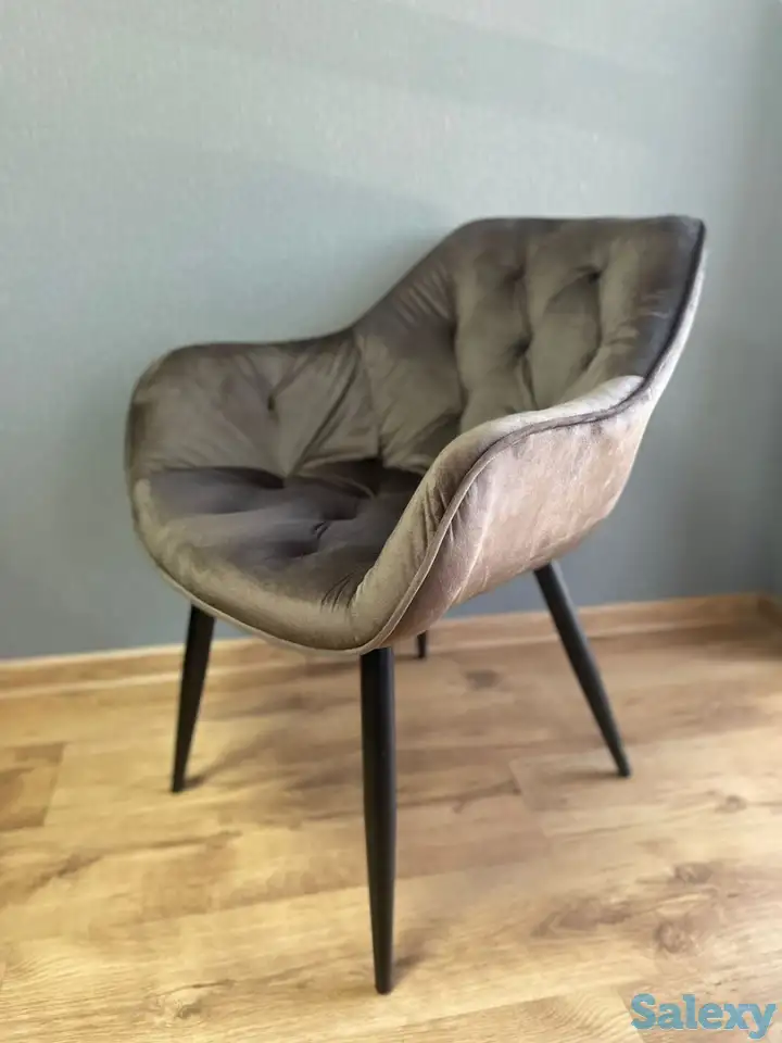 Большой ассортимент стульев и кресел, фотография 12