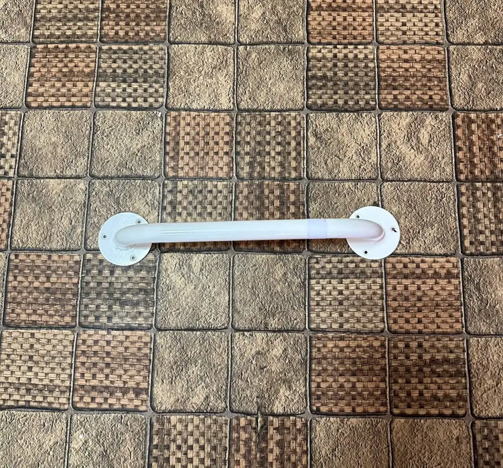 Поручень настенный прямой 30см металл крашенный белый, фотография 1