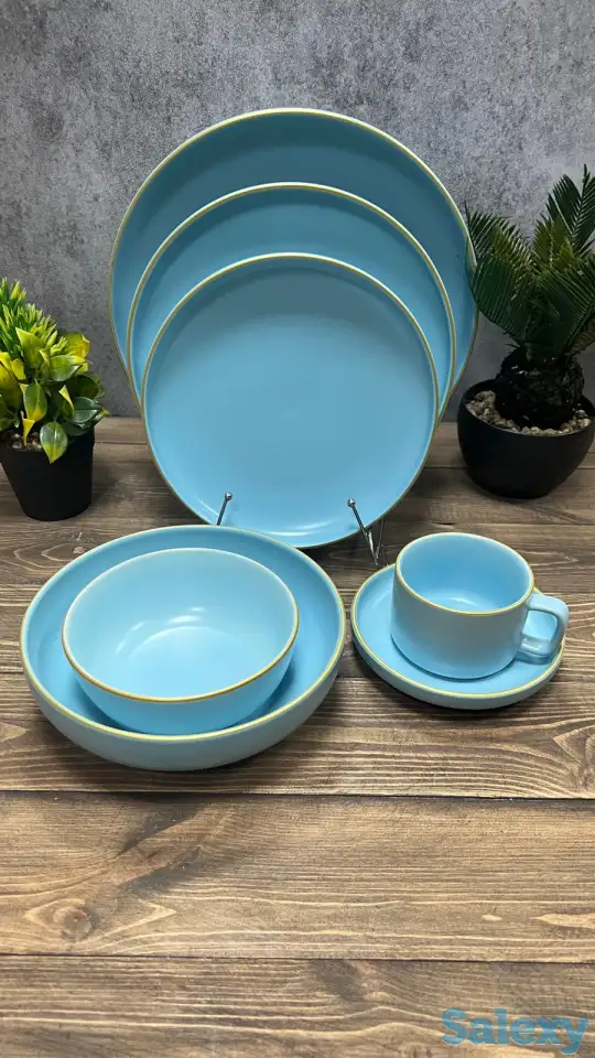 Небесно-голубой столовый сервиз с золотой каёмкой Vassila, фотография 1