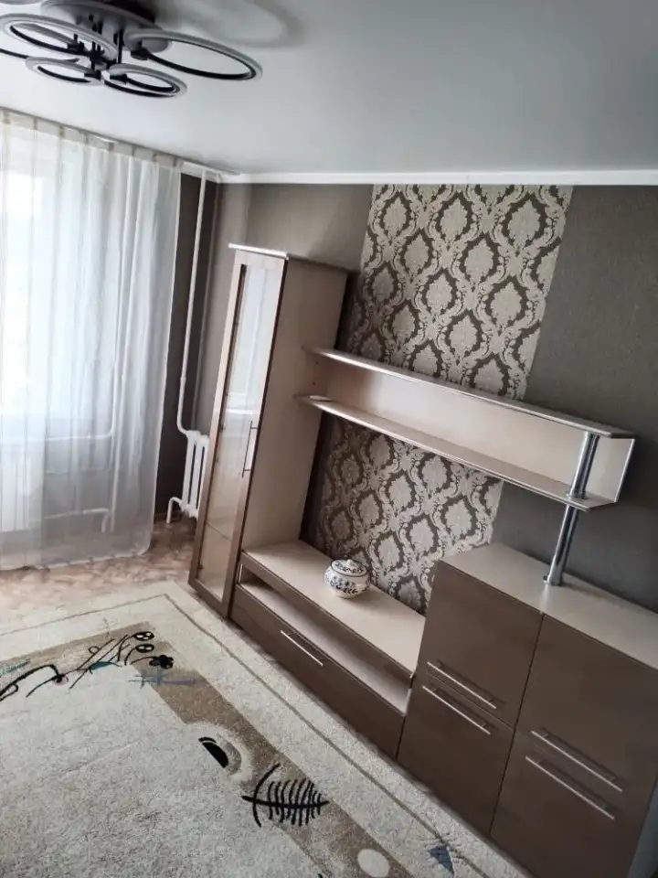 Продам однокомнатную квартиру гостиничного типа, Бульвар Гагарина 36, фотография 2