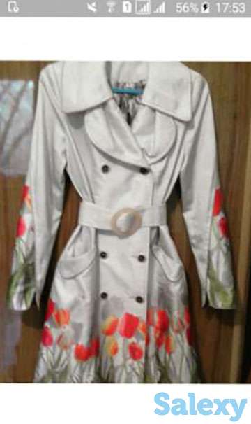 Продам Срочно весенний плащ с тюльпанами, фотография 1