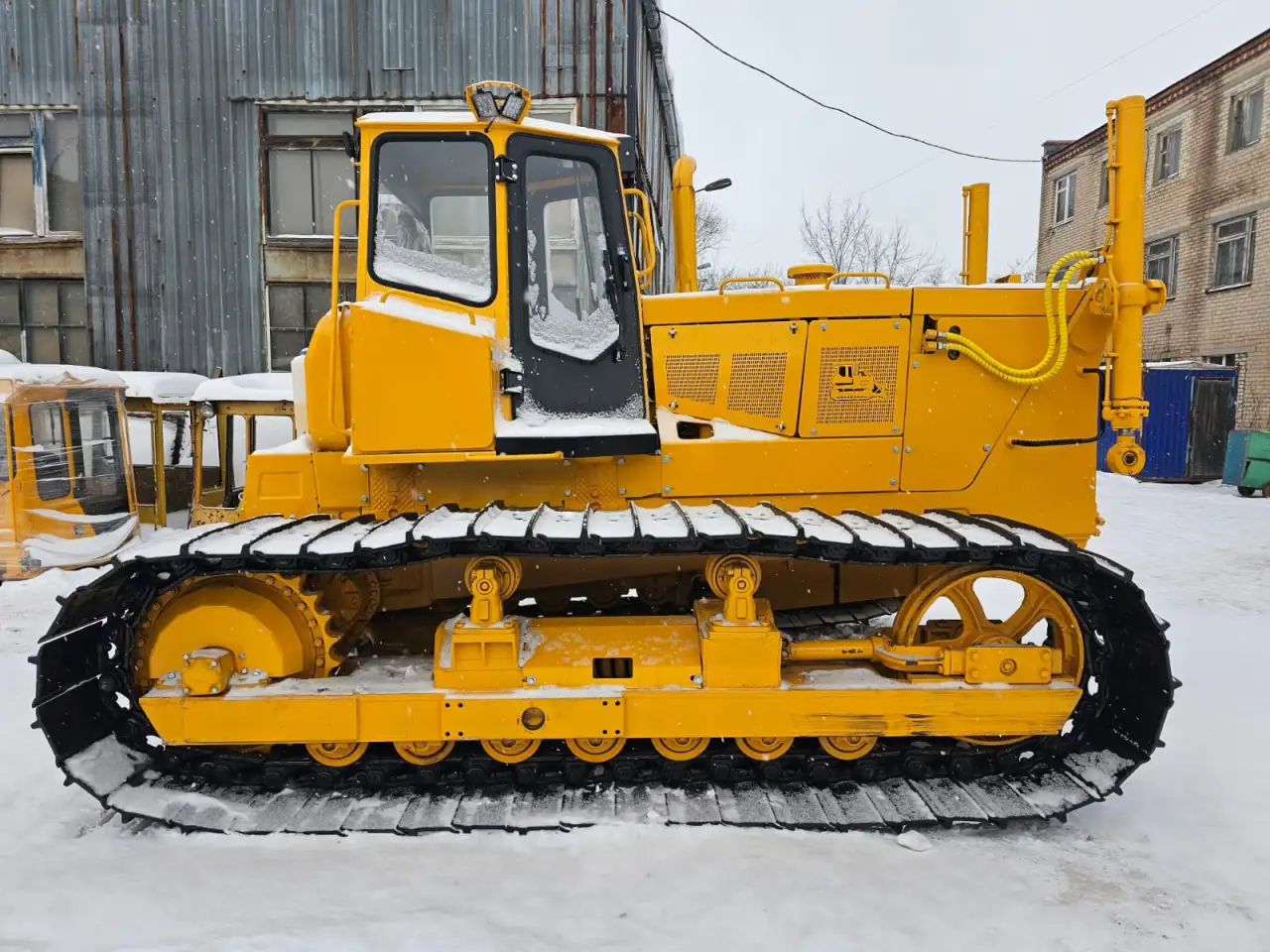 Tрaктоp c бульдoзерным оборудoваниeм Б 10 МБ, фотография 2
