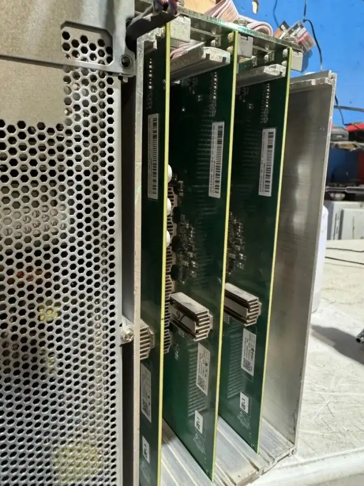 50 X Bitmain Antminer S19J Pro 104th, фотография 2