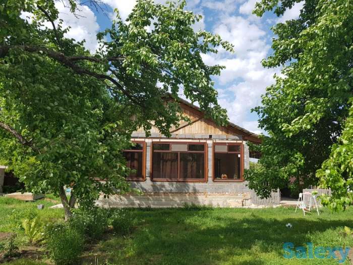 Продам участок с домом Район Самал 3 газ, свет, центральное водоснабжение, колодец, полностью огорожен, асфальт, дом нов, фотография 2