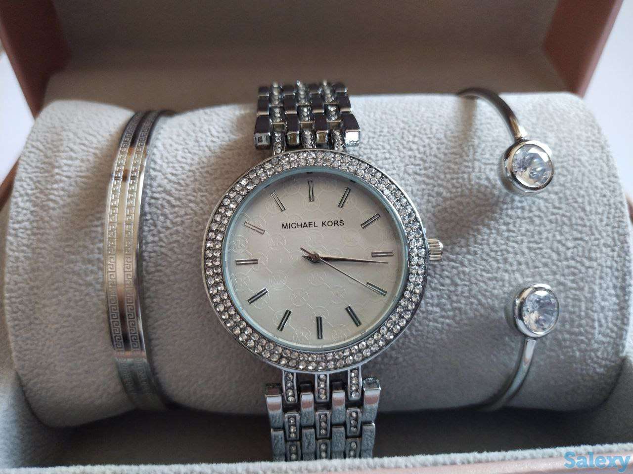 Набор (часы+2 браслета) для девушек, фотография 2