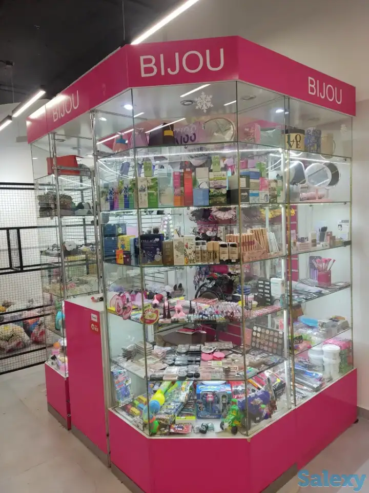 Продам бутик в торговом центре Жаннур, Абая 48, фотография 1