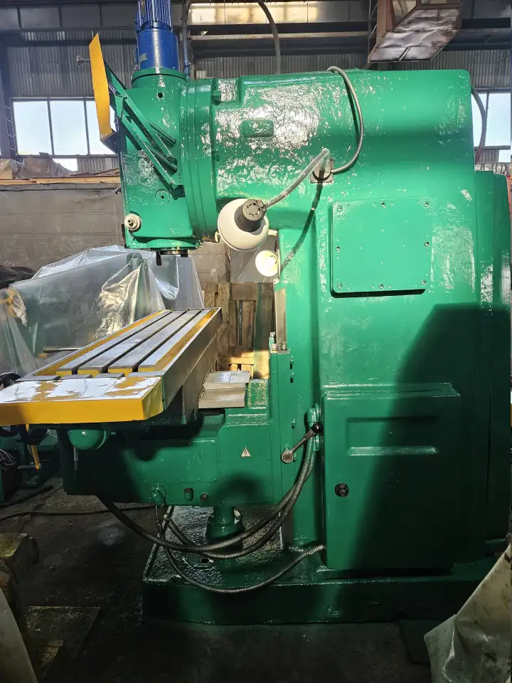 Вертикально-фрезерный станок ВМ127М 1993 г., фотография 5