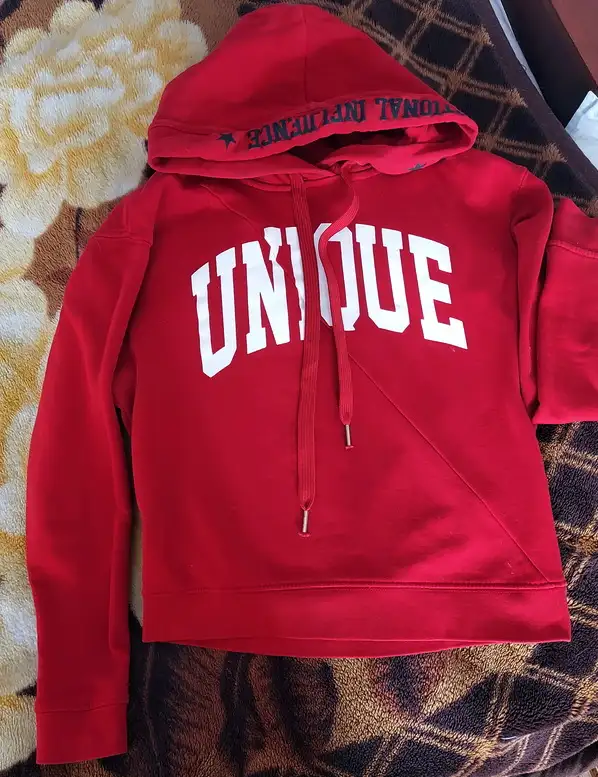 Продам толстовку с капюшоном, размер S на 12-15 лет, фотография 1