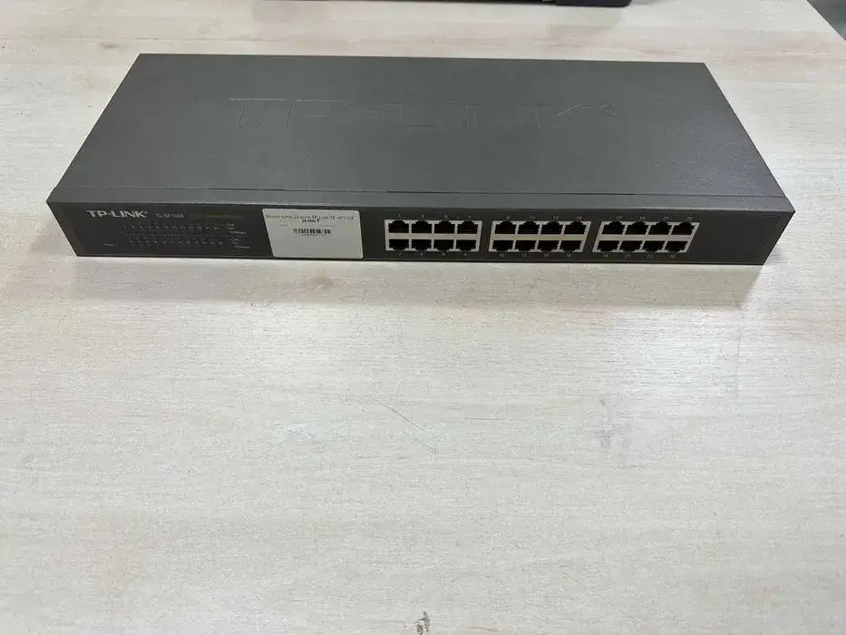 Коммутатор TP-LINK TL-SF1024, фотография 1