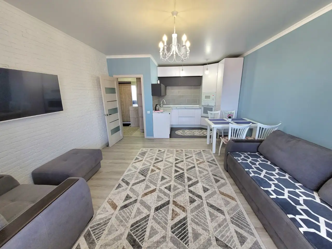 Уютная 2-х комн. квартира в ЖК Жемчужина, Проспект Нурсултана Назарбаева 95, фотография 3